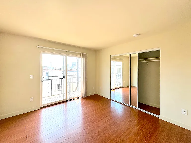 4629 Prospect Ave #3 — Photo 11