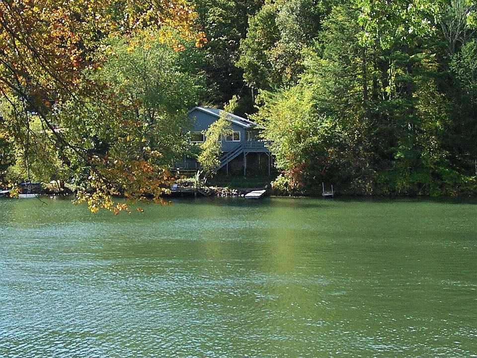 2nd image of 26 Pine Point Rd