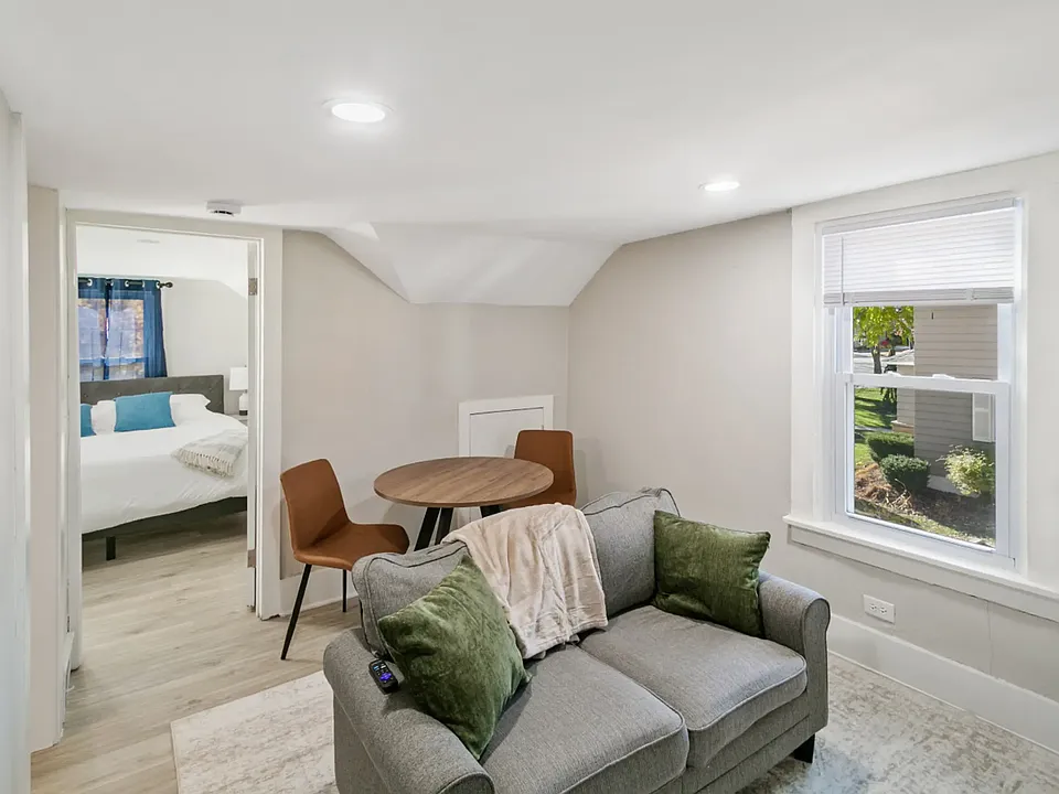320 North Ave #2