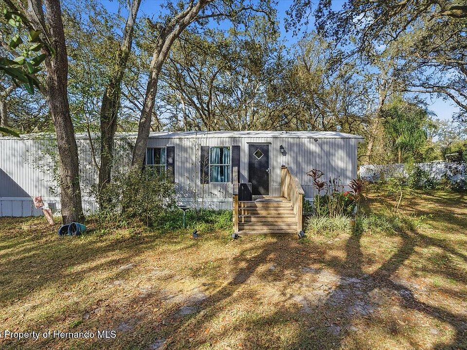 1st image of 34925 Emily Dr