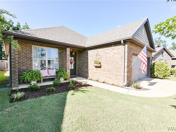3rd image of 2719 Lily Cir