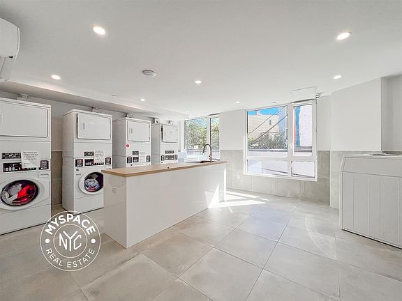 4th image of 280 Meeker Ave #505