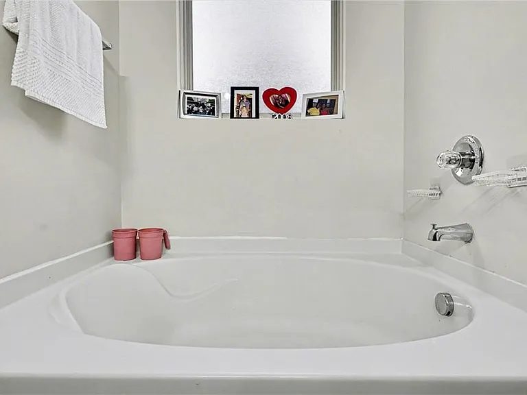 1241 England Ter — Photo 10