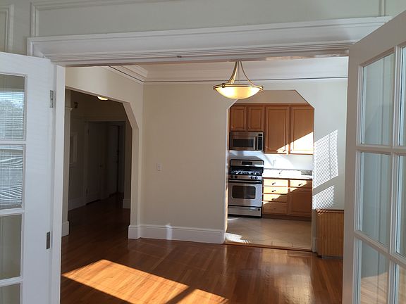 4th image of 1045 Lake St APT 6