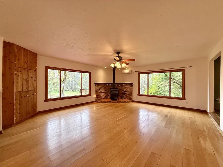 9042 Monument Dr — Photo 4