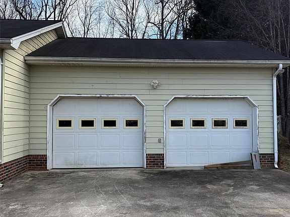 3rd image of 106 Ones Branch Ct