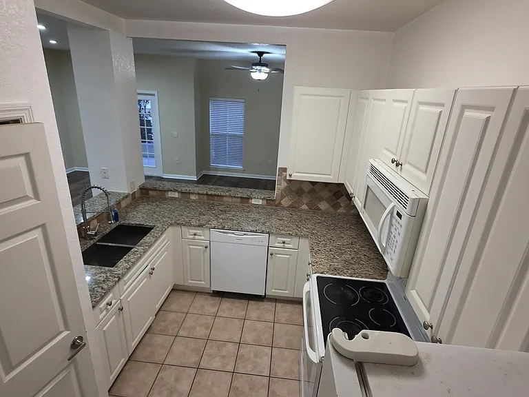 5909 Leopardstown Dr — Photo 5