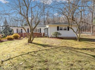 15 Coleman Rd, Long Valley, NJ 07853