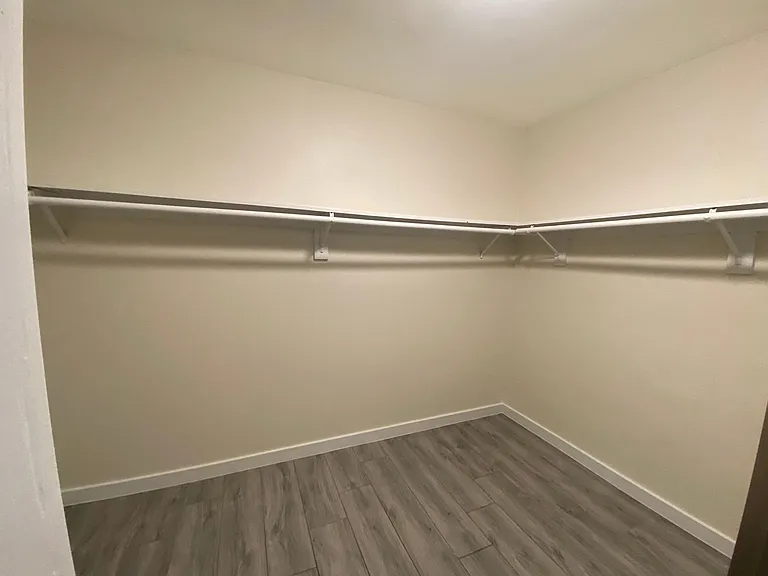 Tarzana Terrace Apartments — Photo 34