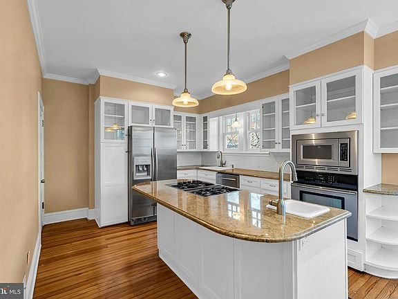 2nd image of 33 Jefferson Rd