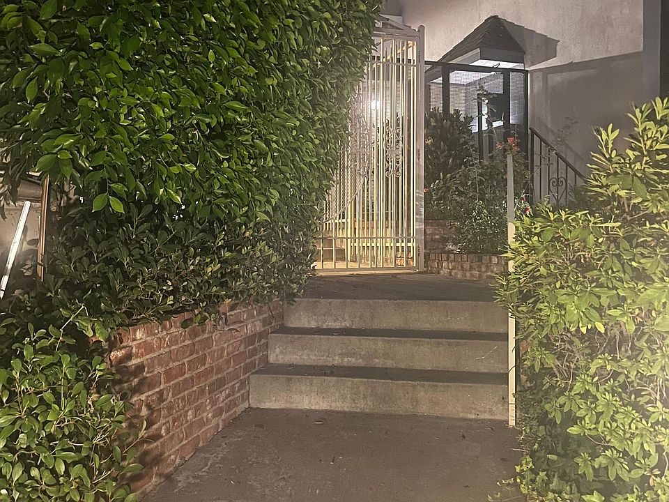 BUILDING ENTRANCE GATED 
ALWAYS LOCKED