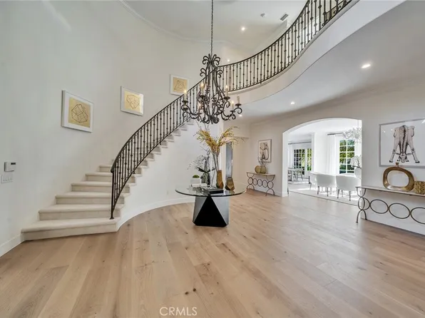 5451 Newcastle Ln, Calabasas, CA 91302