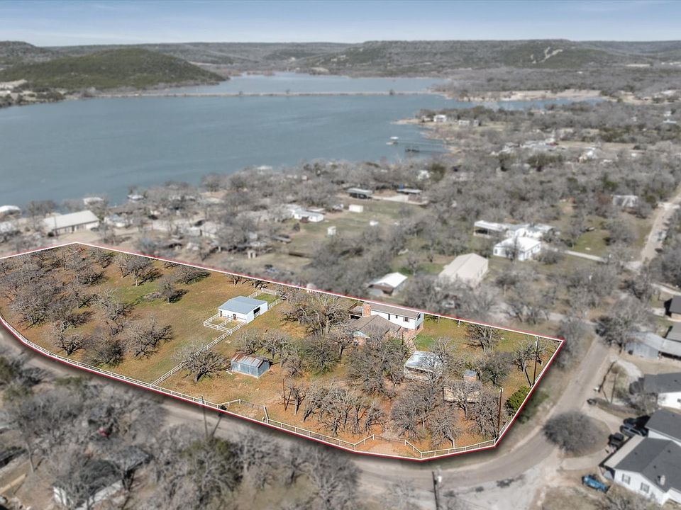 1st image of 393 Kennon Cir