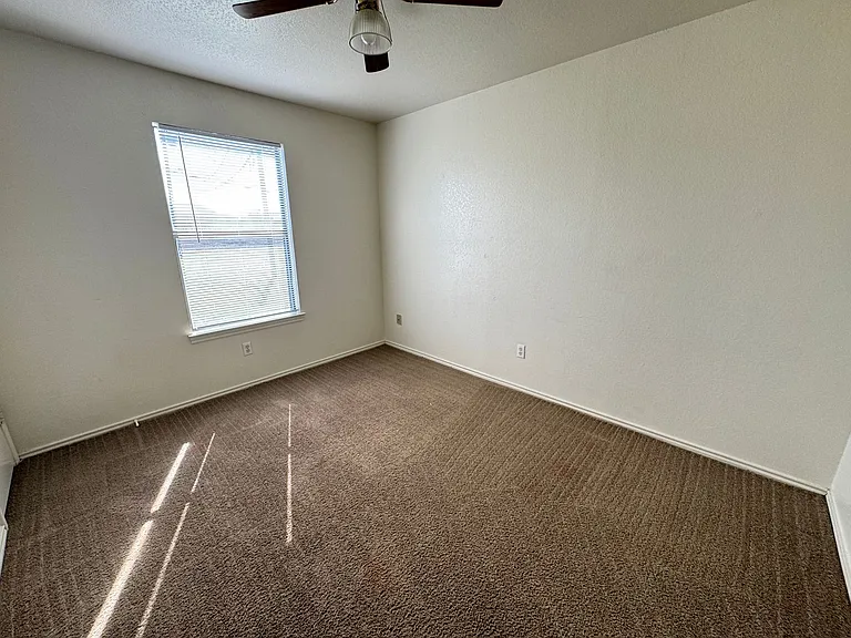 1904 Windward Dr — Photo 7
