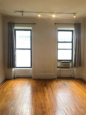 Rented by Triumph Property Group | media 9