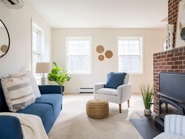 20 Windsor Pines Drive, Scarborough, ME 04074