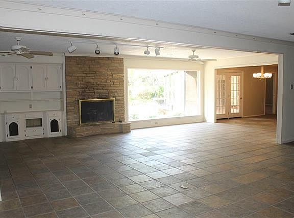 3rd image of 2501 Waubun St