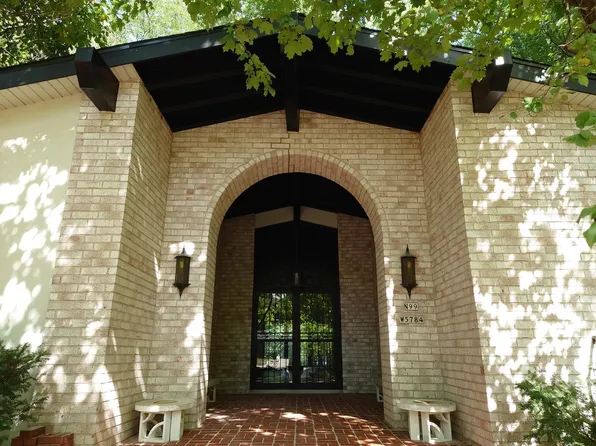 N99W5784 Oxford DRIVE, Cedarburg, WI 53012