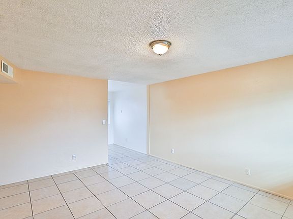 4th image of 2245 W Glenrosa Ave #3
