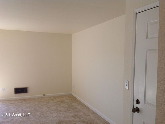 4th image of 842 NW 62nd St #201