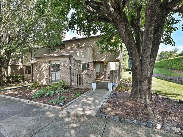 7916 Charter Oak Ln, Charlotte, NC 28226