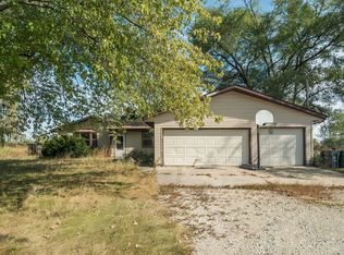 664 Shirley Dr, Franksville, WI 53126