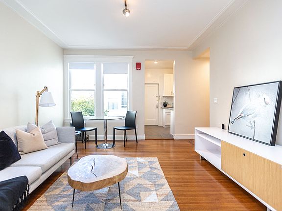 2nd image of 2732 Sacramento St #4
