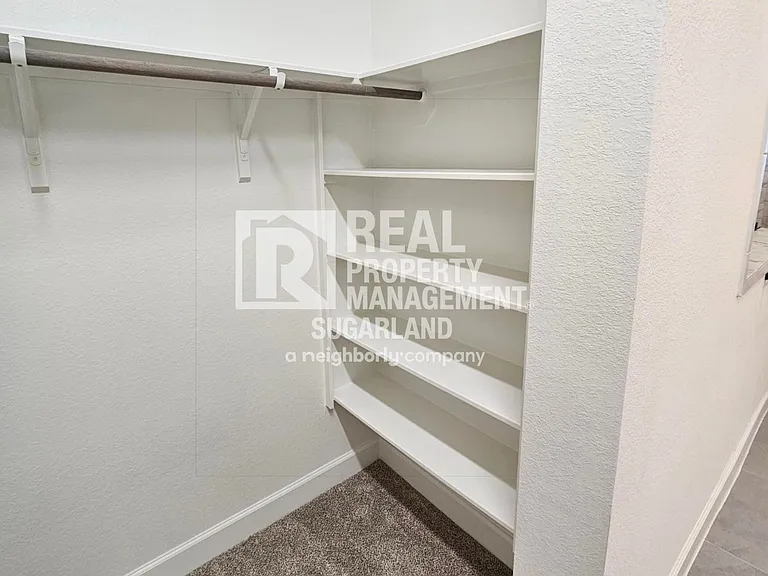 1414 Emma Lake Dr — Photo 55