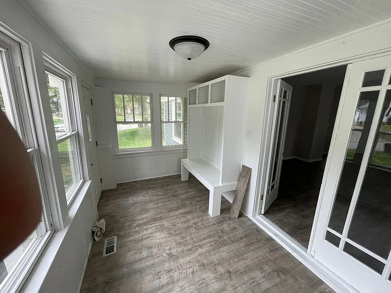 1728 Northwest Dr — Photo 2