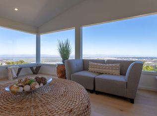 15 Buckland Ct, San Carlos, CA 94070