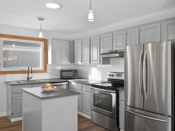 4th image of 9519 E 3rd St SE