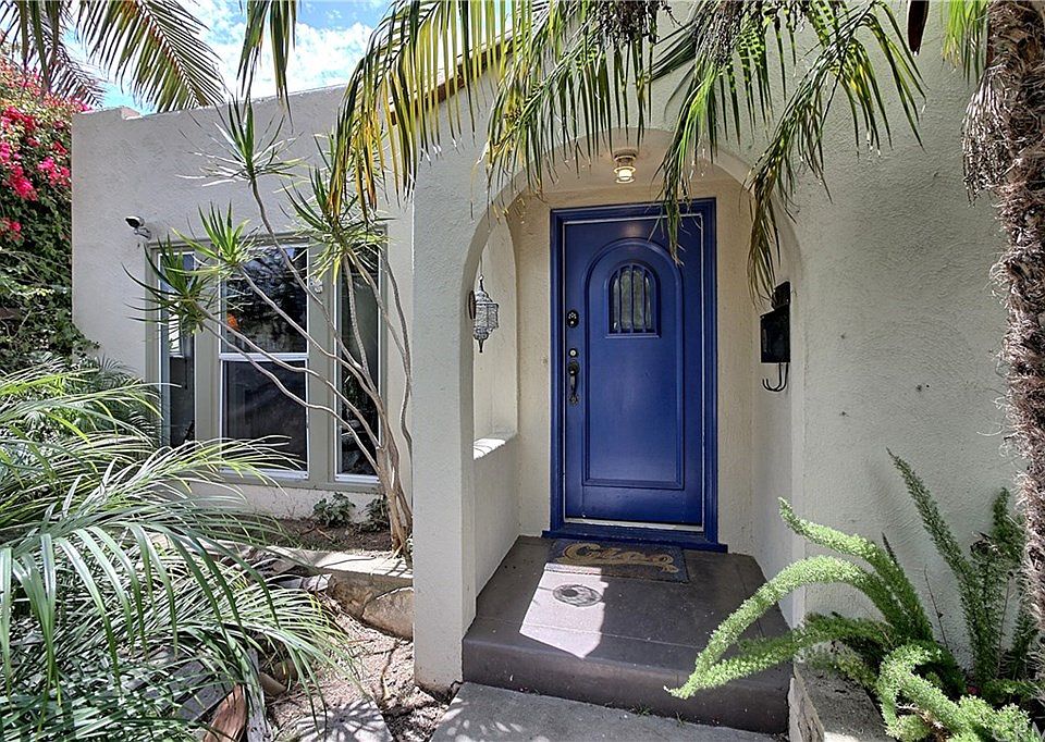 1st image of 1584 San Nicholas St
