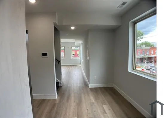 2 bed, 1026 sqft, $1,800 — Photo 2