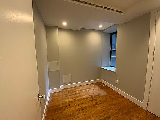 5th image of 238 W 146th St #Se
