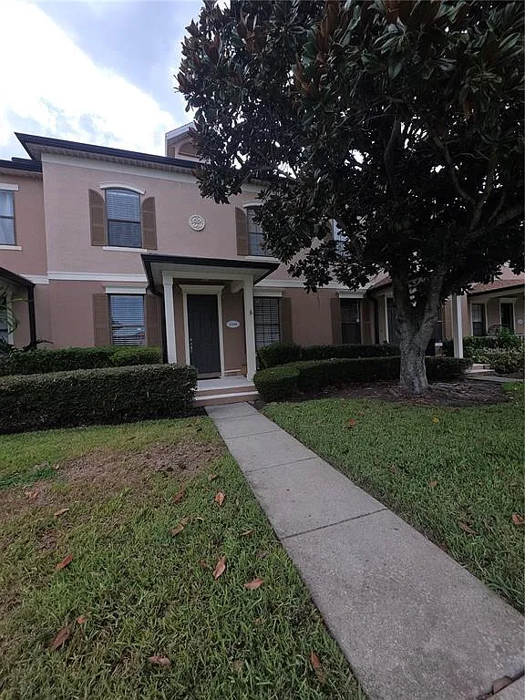 3 bed, 2.5 bath, 1400 sqft, $2,400 — Photo 2