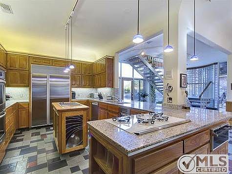 2nd image of 2700 Jackson Ct