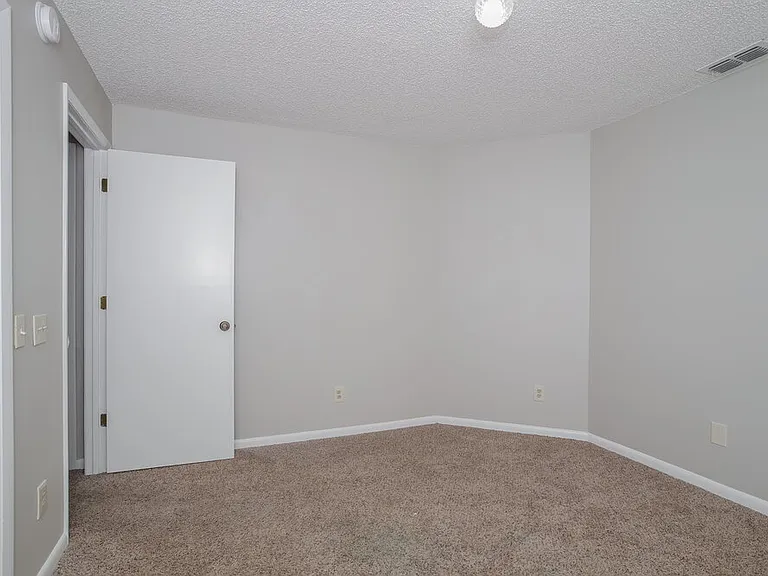 104 Daisy Dr SE — Photo 21