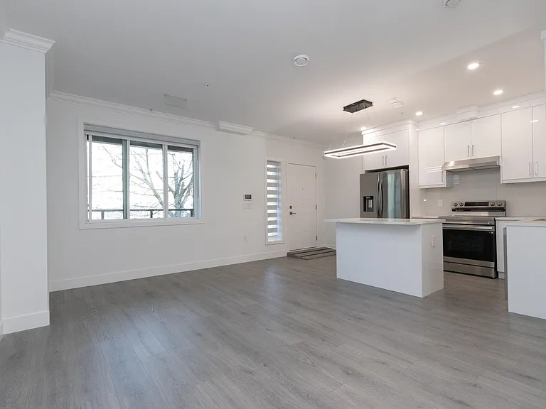 2122 E 32nd Ave #205 — Photo 5