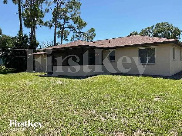 19037 Tampa Rd S — Photo 12