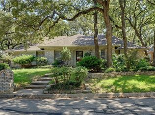 5705 Royal Club Dr, Arlington, TX 76017