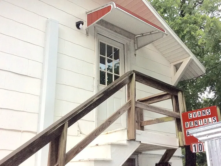 107 W Lindburg St — Photo 1