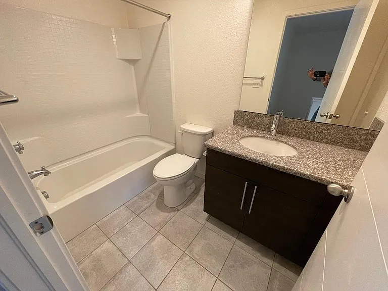 1322 S Coffman St #5 — Photo 9