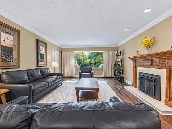 4th image of 4707 Meadfeild Rd