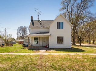52 6th St, Woodbine, IA 51579