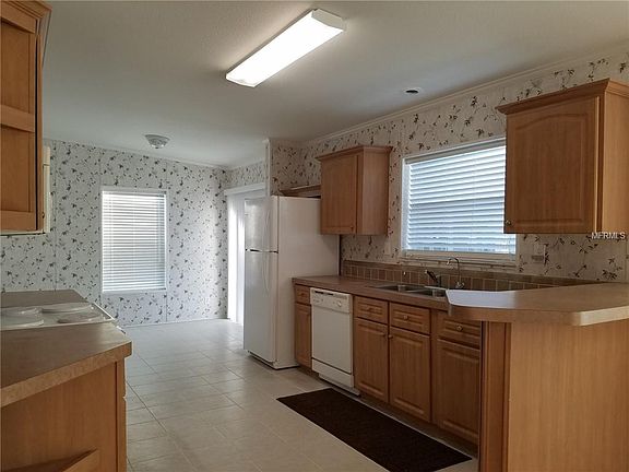 4th image of 2621 Lake Grassmere Cir #875