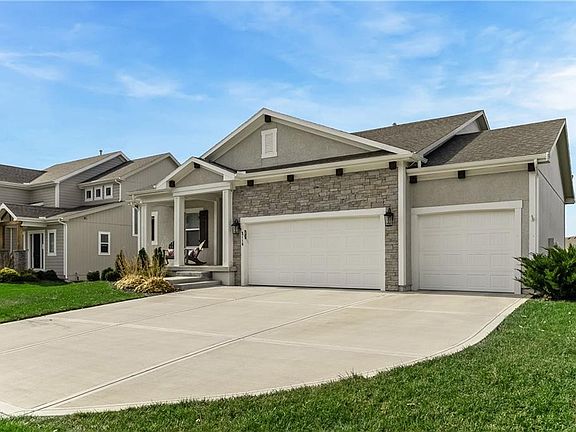 2nd image of 3116 SW Arbortree Dr