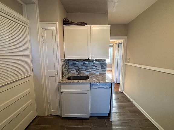 5th image of 1914 Yale Ave APT 1N