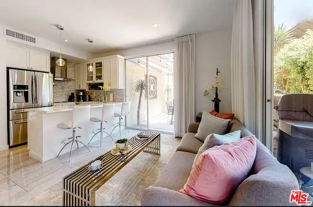 1 bed, 1.0 bath, 576 sqft, $3,500 — Photo 1