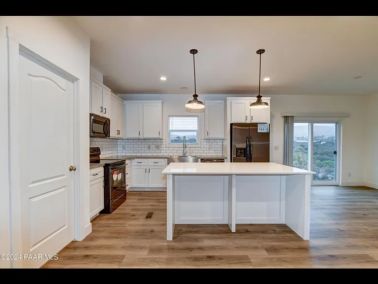 17828 E Hunters Ln — Photo 5