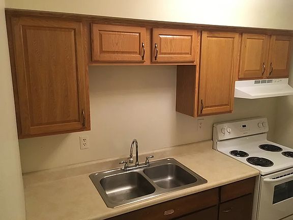 3rd image of 311 Eddy St #3